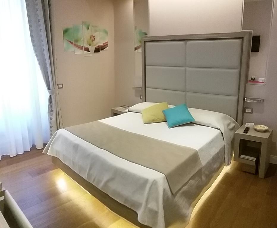 Domus Clara Hotel Rome Buitenkant foto