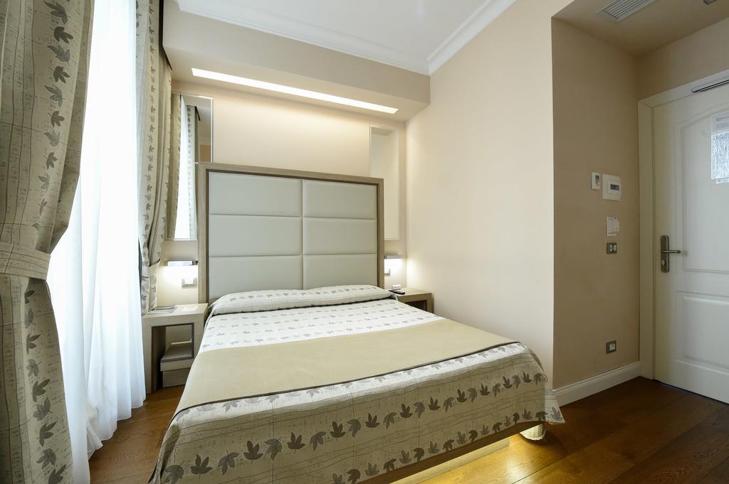 Domus Clara Hotel Rome Buitenkant foto